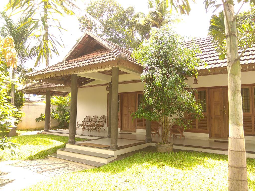 Green Court Cottage Thekkady Exterior foto